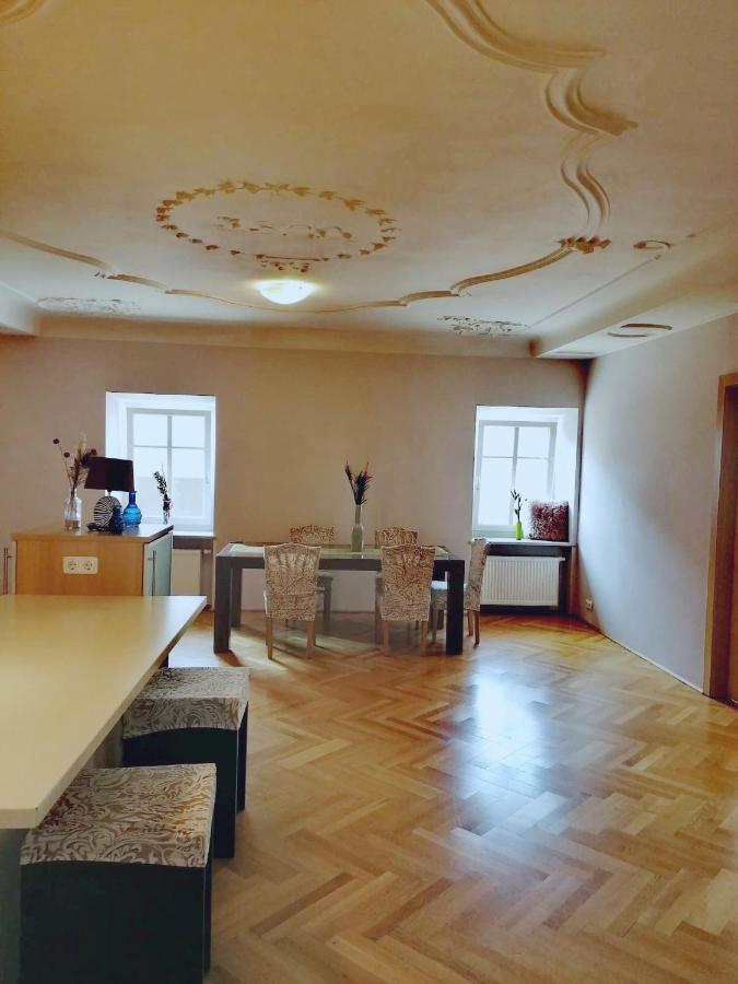 Taferne In Koestendorf - Ferienwohnung Monteurzimmer Neumarkt am Wallersee Ngoại thất bức ảnh