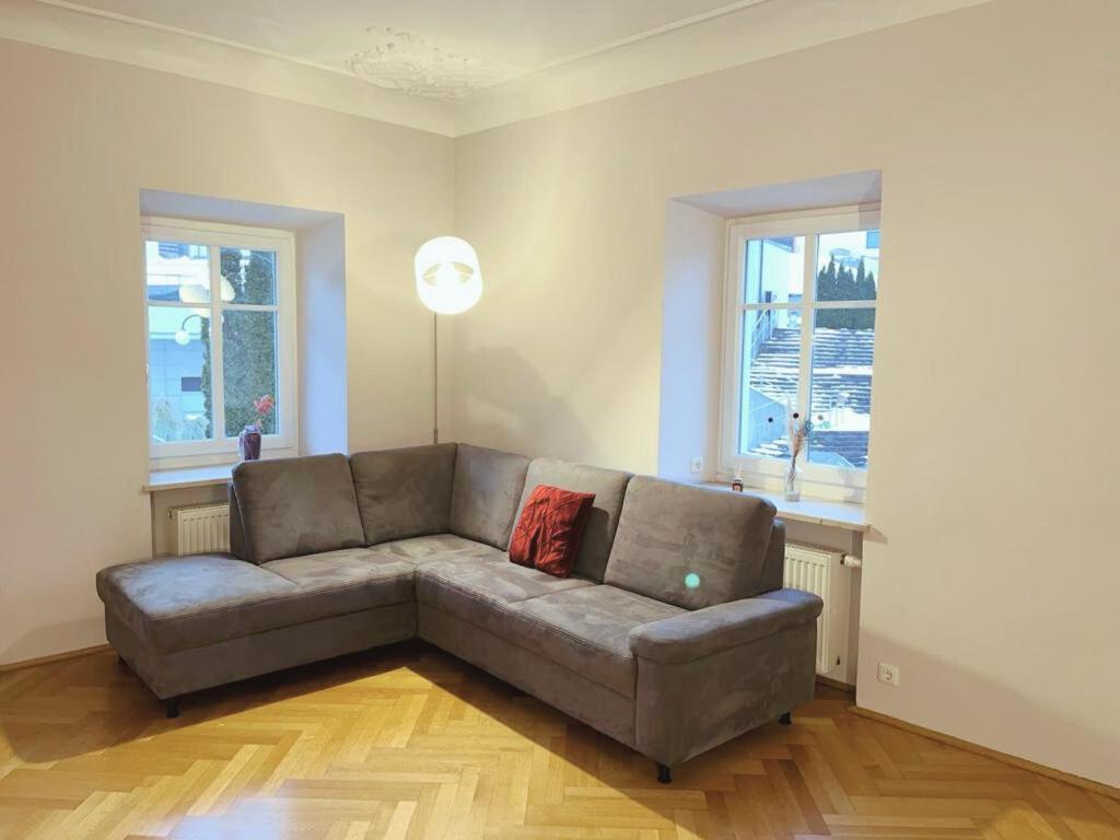 Taferne In Koestendorf - Ferienwohnung Monteurzimmer Neumarkt am Wallersee Ngoại thất bức ảnh