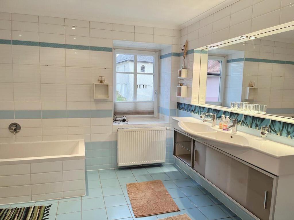 Taferne In Koestendorf - Ferienwohnung Monteurzimmer Neumarkt am Wallersee Ngoại thất bức ảnh