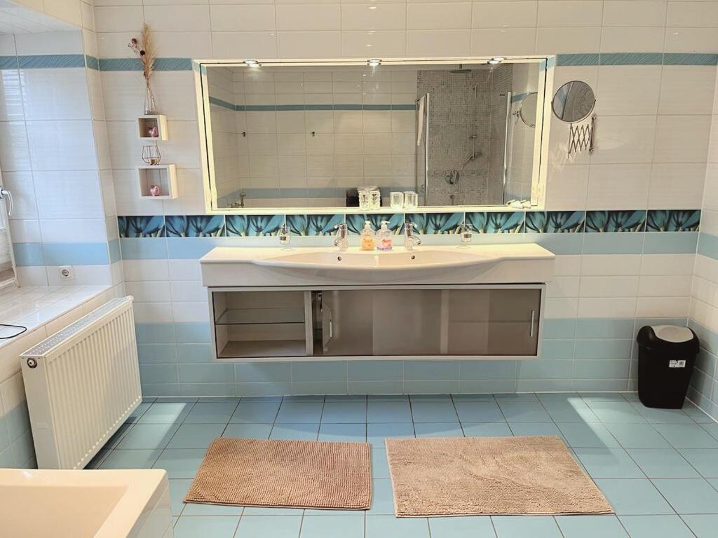 Taferne In Koestendorf - Ferienwohnung Monteurzimmer Neumarkt am Wallersee Ngoại thất bức ảnh