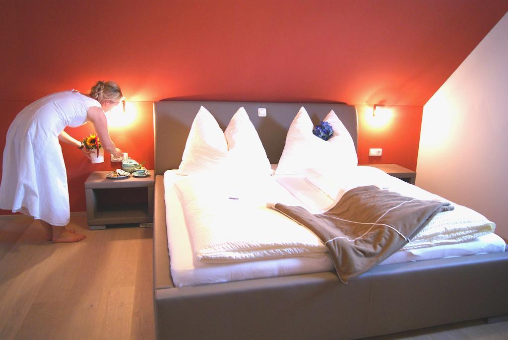 Taferne In Koestendorf - Ferienwohnung Monteurzimmer Neumarkt am Wallersee Ngoại thất bức ảnh