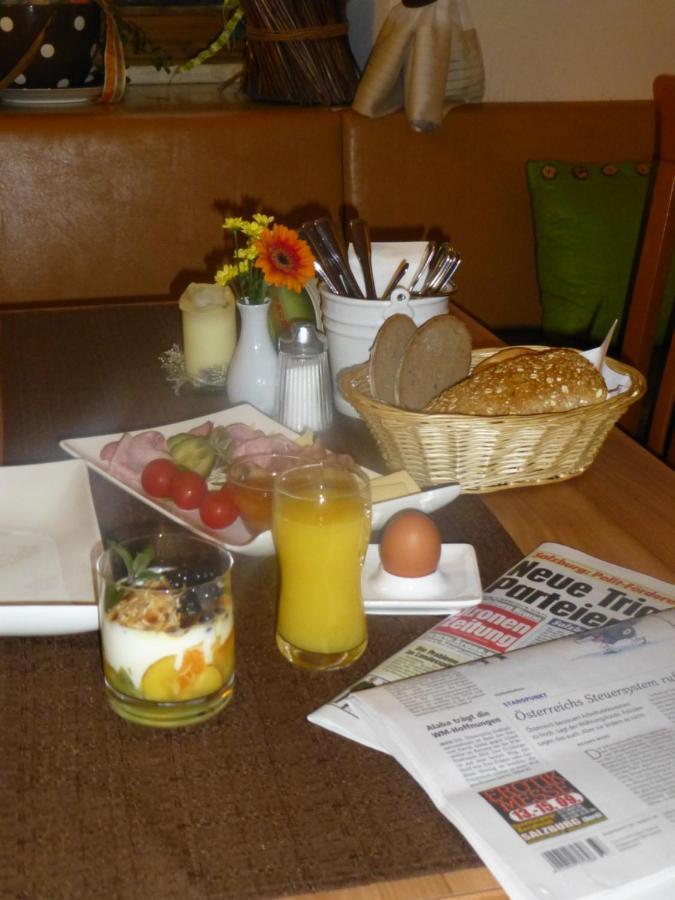 Taferne In Koestendorf - Ferienwohnung Monteurzimmer Neumarkt am Wallersee Ngoại thất bức ảnh